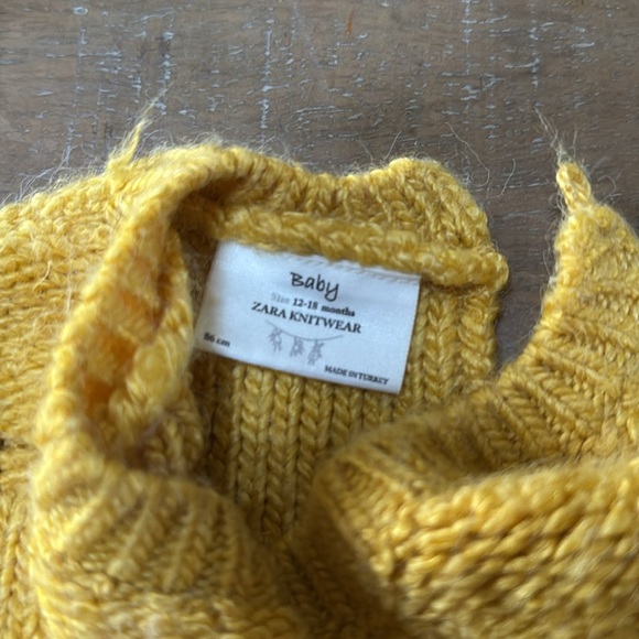 Zara Hearts Knit Sweater - Picture 2 of 3